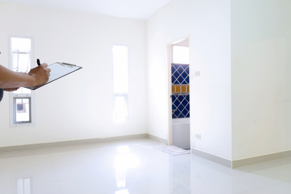 How can professional cleaning support better showings