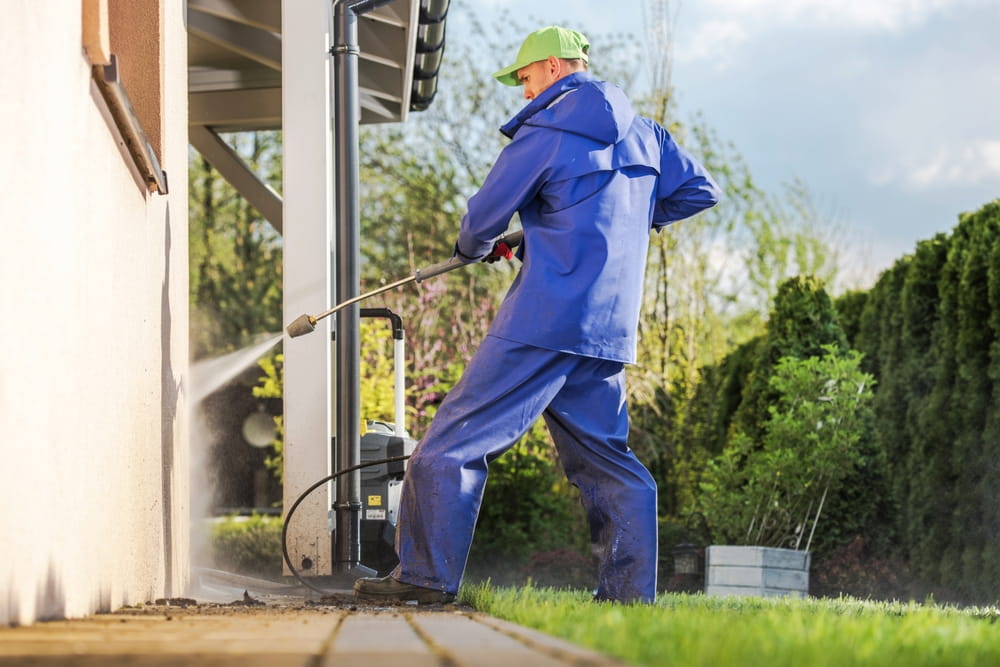 Where can I find a detailed property management cleaning service in Bell Gardens, CA